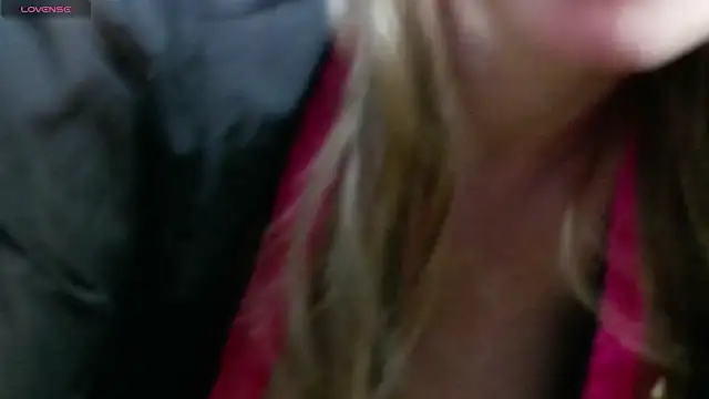 Snapshot of Mikki5P chatting on February 16, 2025, 6:21 pm Mikki5P online show from February 16, 2025, 6:21 pm