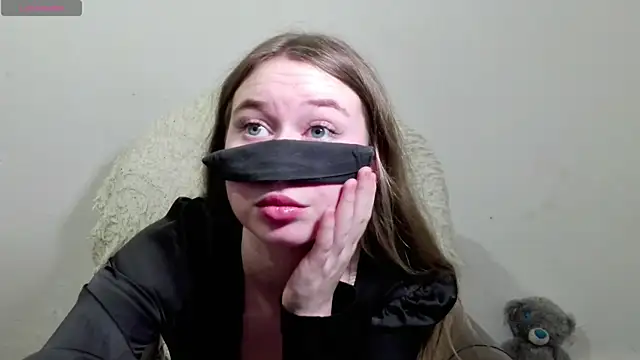 Snapshot of Mikki5P chatting on January 11, 2025, 5:07 pm Mikki5P online show from January 11, 2025, 5:07 pm