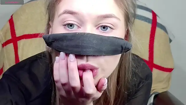 Snapshot of Mikki5P chatting on February 15, 2025, 6:12 pm Mikki5P online show from February 15, 2025, 6:12 pm