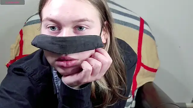 Snapshot of Mikki5P chatting on February 11, 2025, 6:11 pm Mikki5P online show from February 11, 2025, 6:11 pm