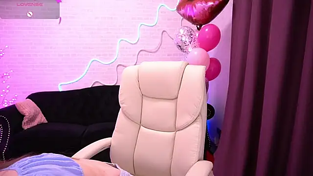 FoxyyKate online show from February 16, 2026, 11:35 pm