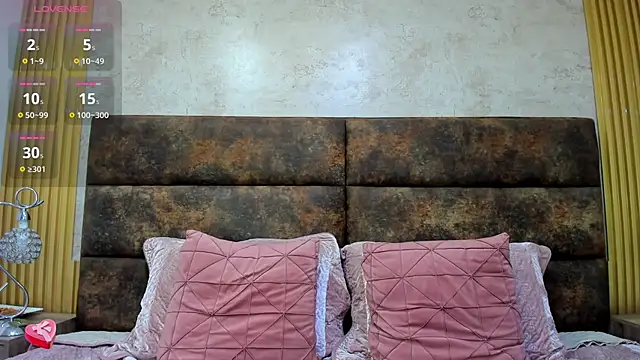 Snapshot of ElizabethWeil chatting on March 21, 2025, 3:13 pm ElizabethWeil online show from March 21, 2025, 3:13 pm