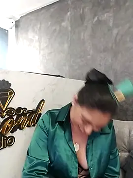 Snapshot of ElizabethWeil chatting on March 17, 2025, 2:45 pm ElizabethWeil online show from March 17, 2025, 2:45 pm