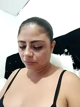 Snapshot of ElizabethWeil chatting on November 7, 2025, 12:48 am ElizabethWeil online show from November 7, 2025, 12:48 am