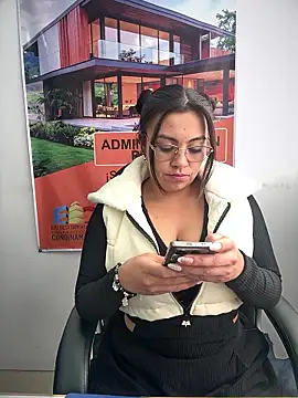 LIZ-06  online show from January 6, 2026, 7:18 pm