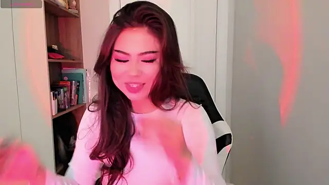 may mia online show from December 17, 2025, 3:11 am