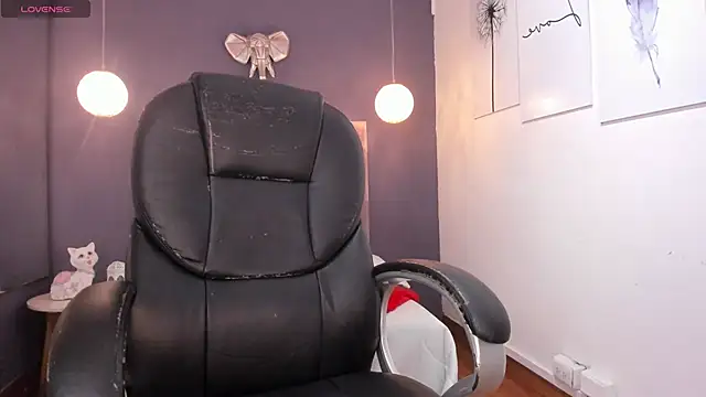 cami rouxxx  online show from October 15, 2025, 10:29 pm