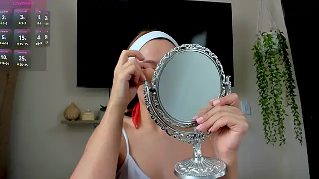 sofiaVelez01 online show from February 14, 2026, 6:19 pm