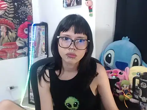 Snapshot of hachi_kitty chatting on July 5, 2026, 11:55 pm hachi kitty online show from July 5, 2026, 11:55 pm