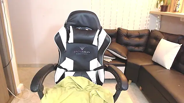 Snapshot of ashleylove_prg chatting on February 21, 2025, 7:23 am ashleylove prg online show from February 21, 2025, 7:23 am