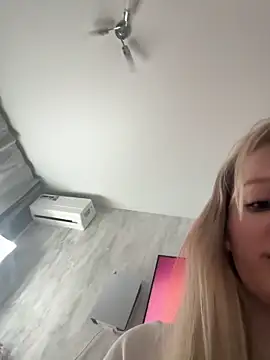 CaseyCumFace online show from November 7, 2025, 1:37 pm