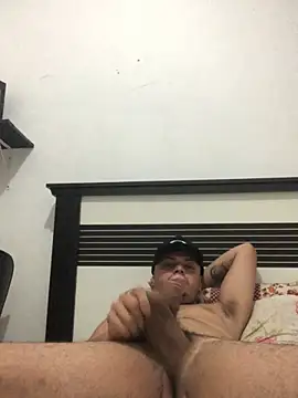 Snapshot of alexxng chatting on April 3, 2026, 5:52 pm alexxng online show from April 3, 2026, 5:52 pm