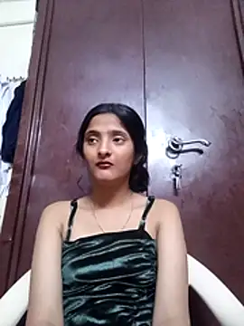 BabySlimmy10 online show from November 29, 2025, 7:36 pm