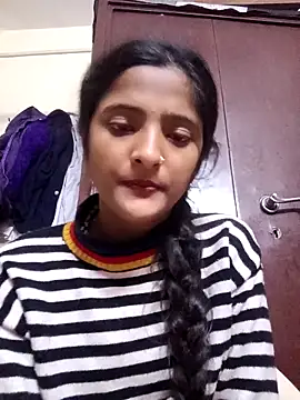 BabySlimmy10 online show from December 17, 2025, 7:52 pm