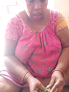 Hotty-rumi online show from March 5, 2026, 5:37 am