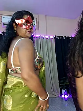 hottbabycam online show from July 29, 2026, 3:11 pm