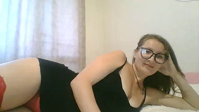 Snapshot of Yulia777 chatting on October 22, 2025, 1:43 pm Yulia777 online show from October 22, 2025, 1:43 pm