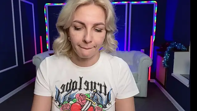 Snapshot of Barbara_Blonde chatting on January 2, 2025, 7:44 am Barbara Blonde online show from January 2, 2025, 7:44 am