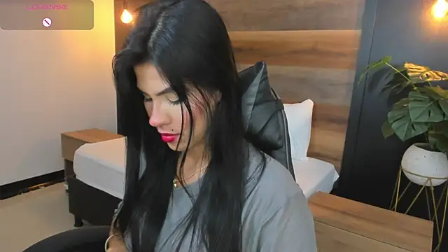 stephanya  online show from January 7, 2026, 7:19 pm