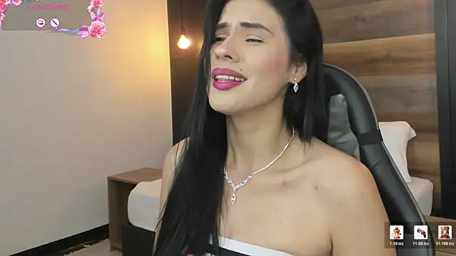 stephanya  online show from April 5, 2026, 4:02 pm