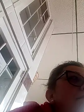 Snapshot of Darly_Gomez chatting on March 19, 2025, 9:05 pm Darly Gomez online show from March 19, 2025, 9:05 pm