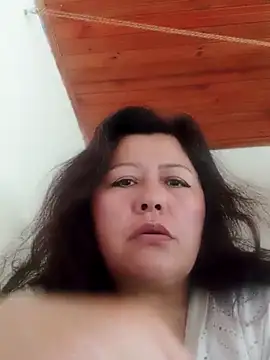 Snapshot of Darly_Gomez chatting on February 25, 2025, 3:31 pm Darly Gomez online show from February 25, 2025, 3:31 pm