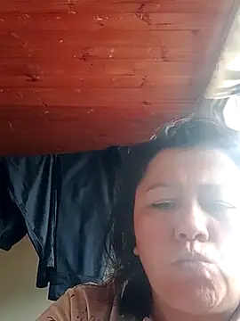 Snapshot of Darly_Gomez chatting on March 6, 2025, 3:35 pm Darly Gomez online show from March 6, 2025, 3:35 pm