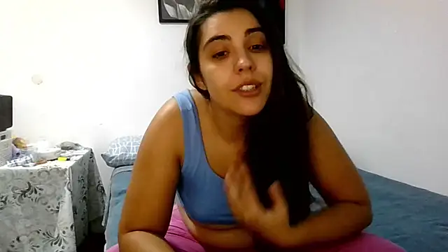 Snapshot of Ursumi1 chatting on November 24, 2025, 10:10 pm Ursumi1 online show from November 24, 2025, 10:10 pm