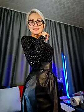 Snapshot of Milforja chatting on October 24, 2025, 8:30 pm Milforja online show from October 24, 2025, 8:30 pm