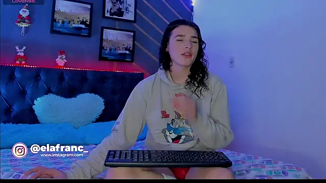 Snapshot of elafranco_ chatting on December 25, 2024, 10:16 pm elafranco online show from December 25, 2024, 10:16 pm