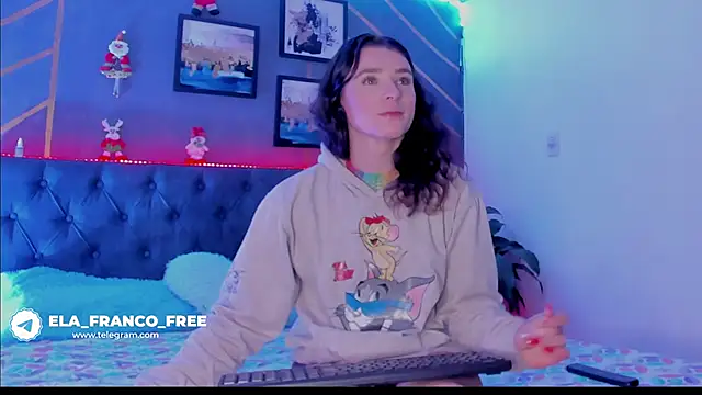 Snapshot of elafranco_ chatting on December 26, 2024, 10:26 am elafranco online show from December 26, 2024, 10:26 am