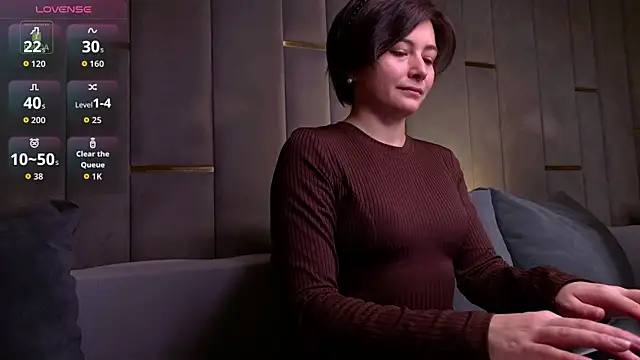 Ishtar Divine online show from November 29, 2025, 10:26 am