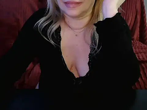 Emmamilfita online show from February 26, 2025, 8:58 pm