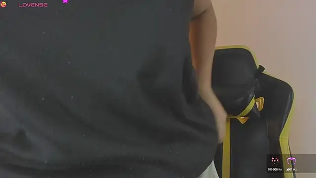 yaya23x online show from September 24, 2025, 1:39 pm