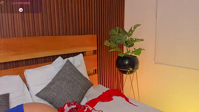 yaya23x online show from November 19, 2025, 2:39 pm