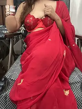 HoneyBearCpl online show from March 1, 2026, 4:07 pm