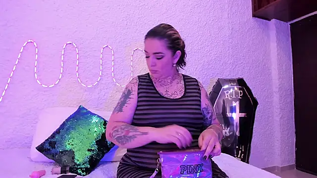 poisson ivy online show from October 1, 2025, 8:35 pm