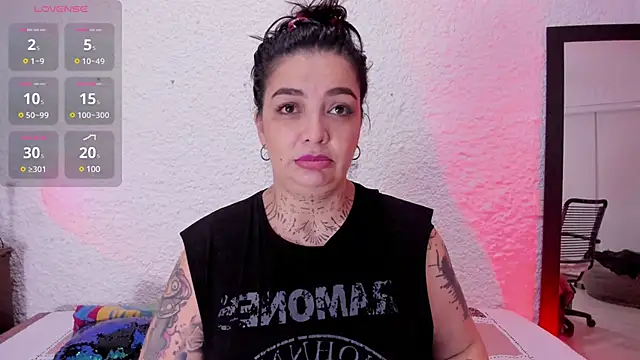 poisson ivy online show from March 18, 2025, 7:01 am