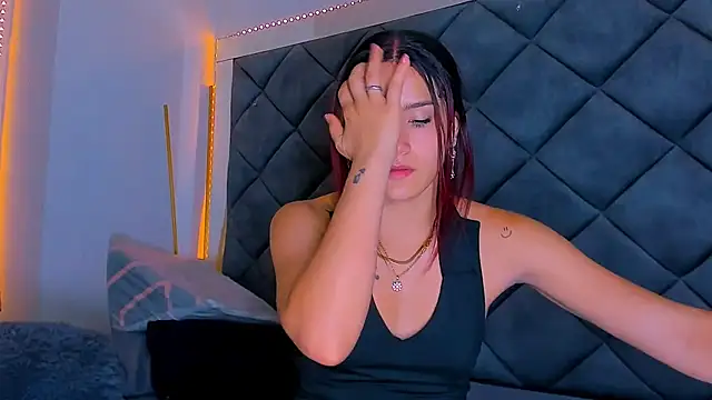 Nellyhills online show from March 17, 2025, 4:01 pm