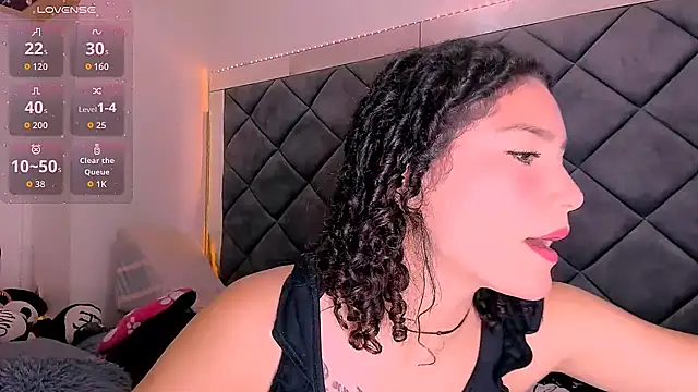 Nellyhills online show from October 22, 2025, 11:53 am