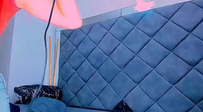 Nellyhills online show from March 14, 2025, 1:35 pm