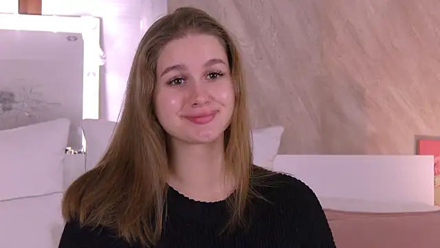 Snapshot of EllieHayes chatting on November 17, 2025, 6:23 pm EllieHayes online show from November 17, 2025, 6:23 pm