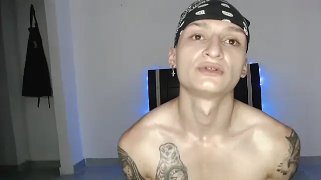 arthurphoenix  online show from December 21, 2024, 10:28 am