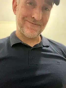 Snapshot of FrankJake99 chatting on October 3, 2025, 9:05 pm FrankJake99 online show from October 3, 2025, 9:05 pm