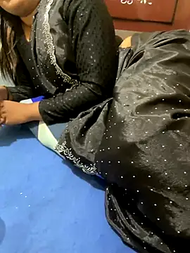 Snapshot of United3 chatting on November 23, 2025, 10:14 am United3 online show from November 23, 2025, 10:14 am