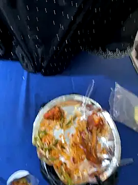 Snapshot of United3 chatting on November 26, 2025, 8:36 am United3 online show from November 26, 2025, 8:36 am