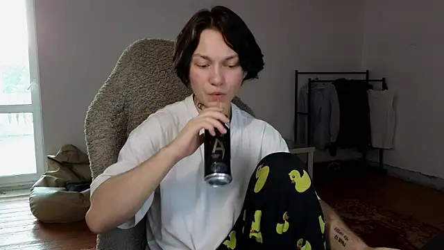 esajukyy online show from July 12, 2026, 1:56 pm
