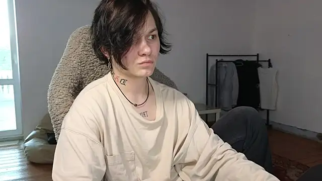 esajukyy online show from July 9, 2026, 2:16 pm