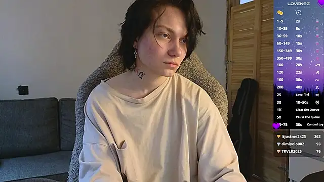 esajukyy online show from March 29, 2026, 9:11 am