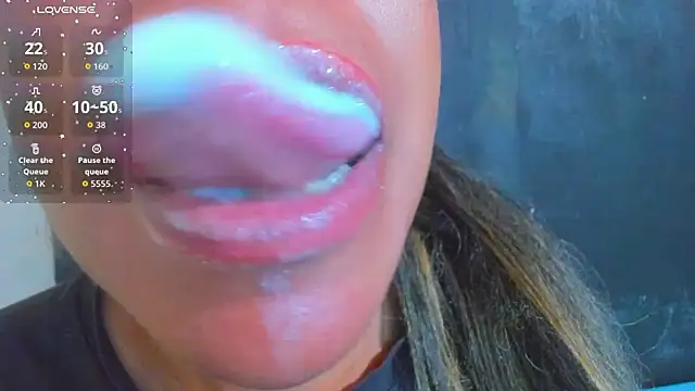 KamariaFyre online show from November 21, 2025, 3:49 am